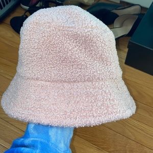 urban outfitters bucket hat never worn
